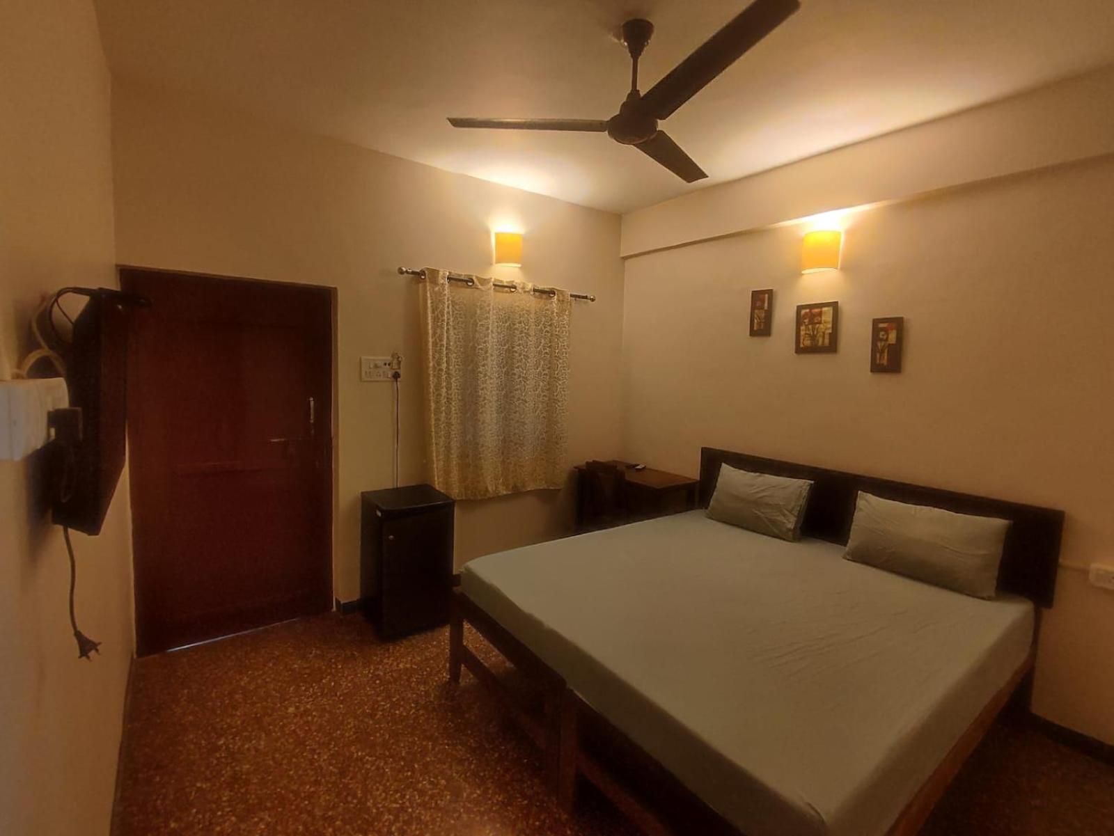Hill View Guest House 안주나 외부 사진