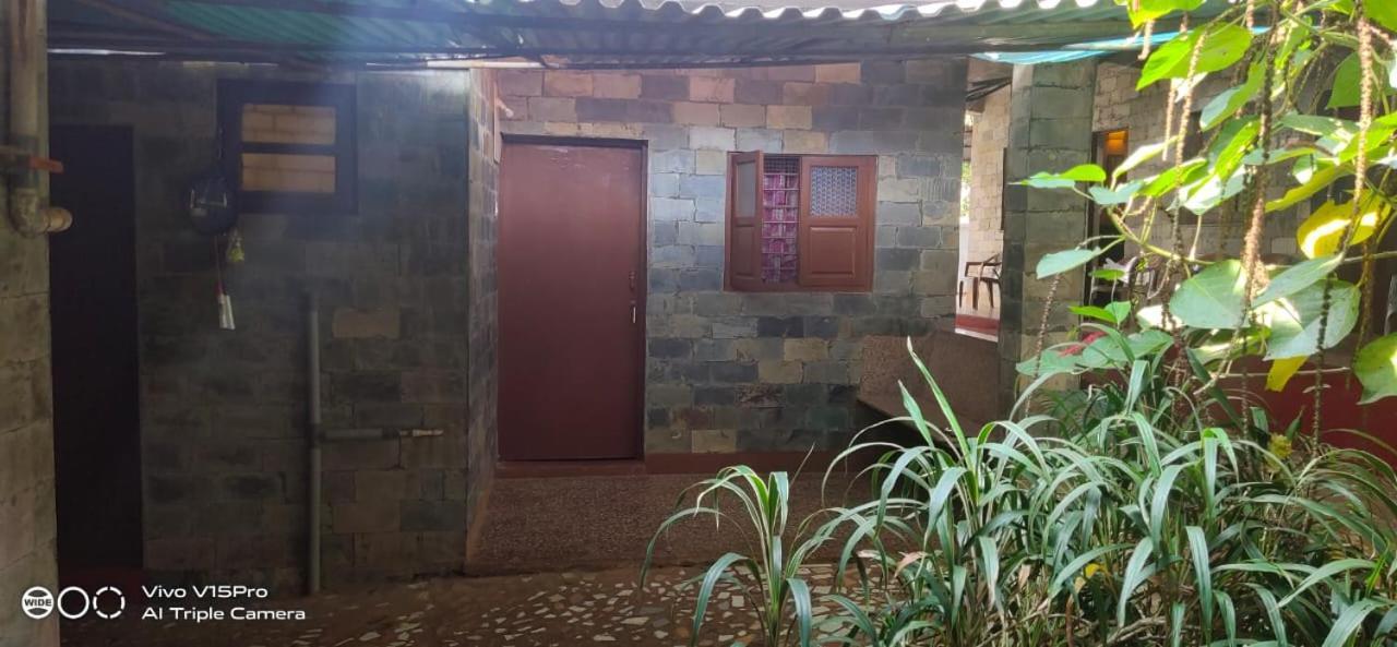 Hill View Guest House 안주나 외부 사진